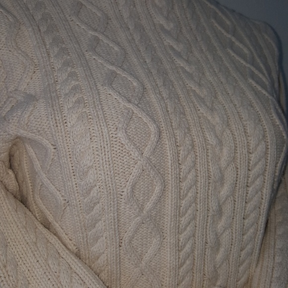 Warm Oat color cable knit Sweater sz M - Picture 5 of 5